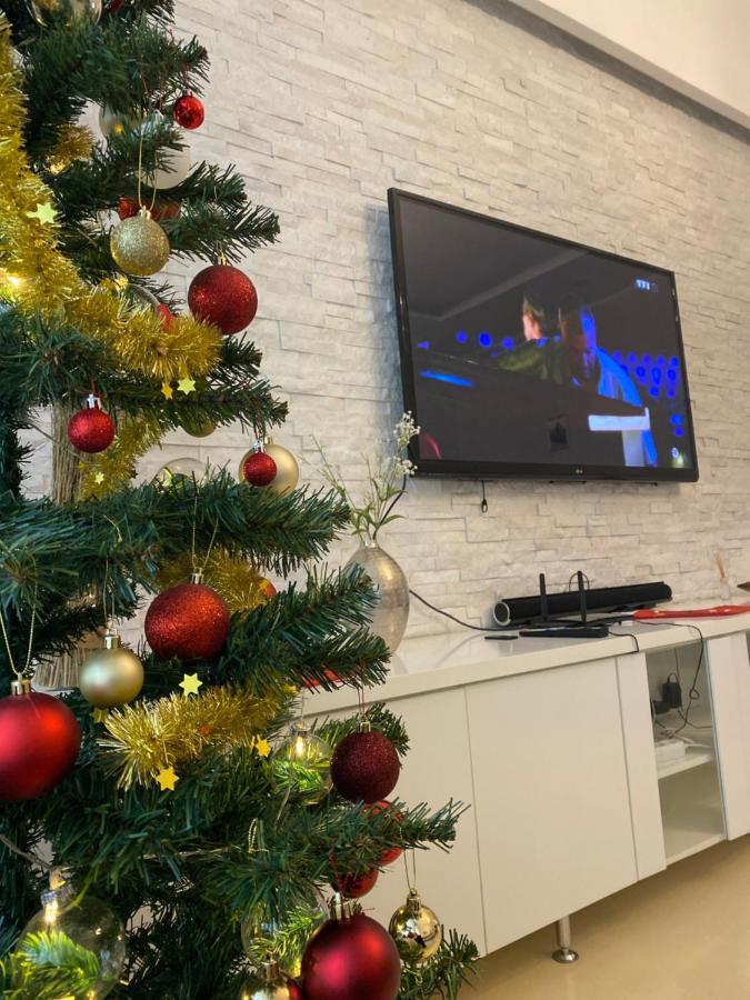 Stylish Apartment 5 Minutes Walk From City Center Прага Екстериор снимка